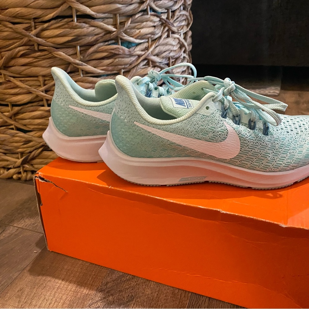 Nike youth Air Zoom Pegasus 35 7y Aqua brand new!